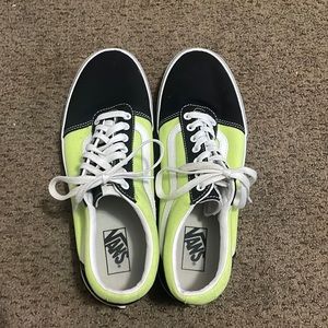 Men’s Green and Black Vans